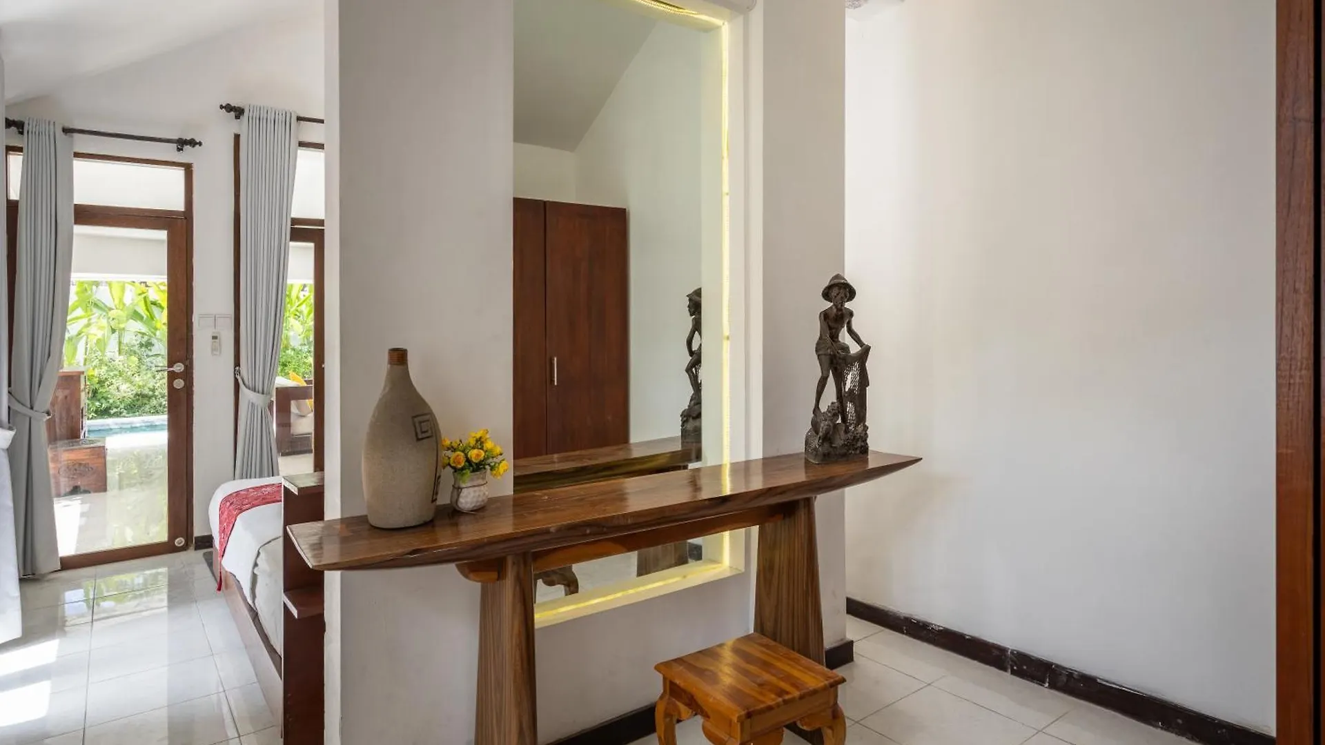 3 Bedroom Villa In D' Centre Seminyak Indonesia