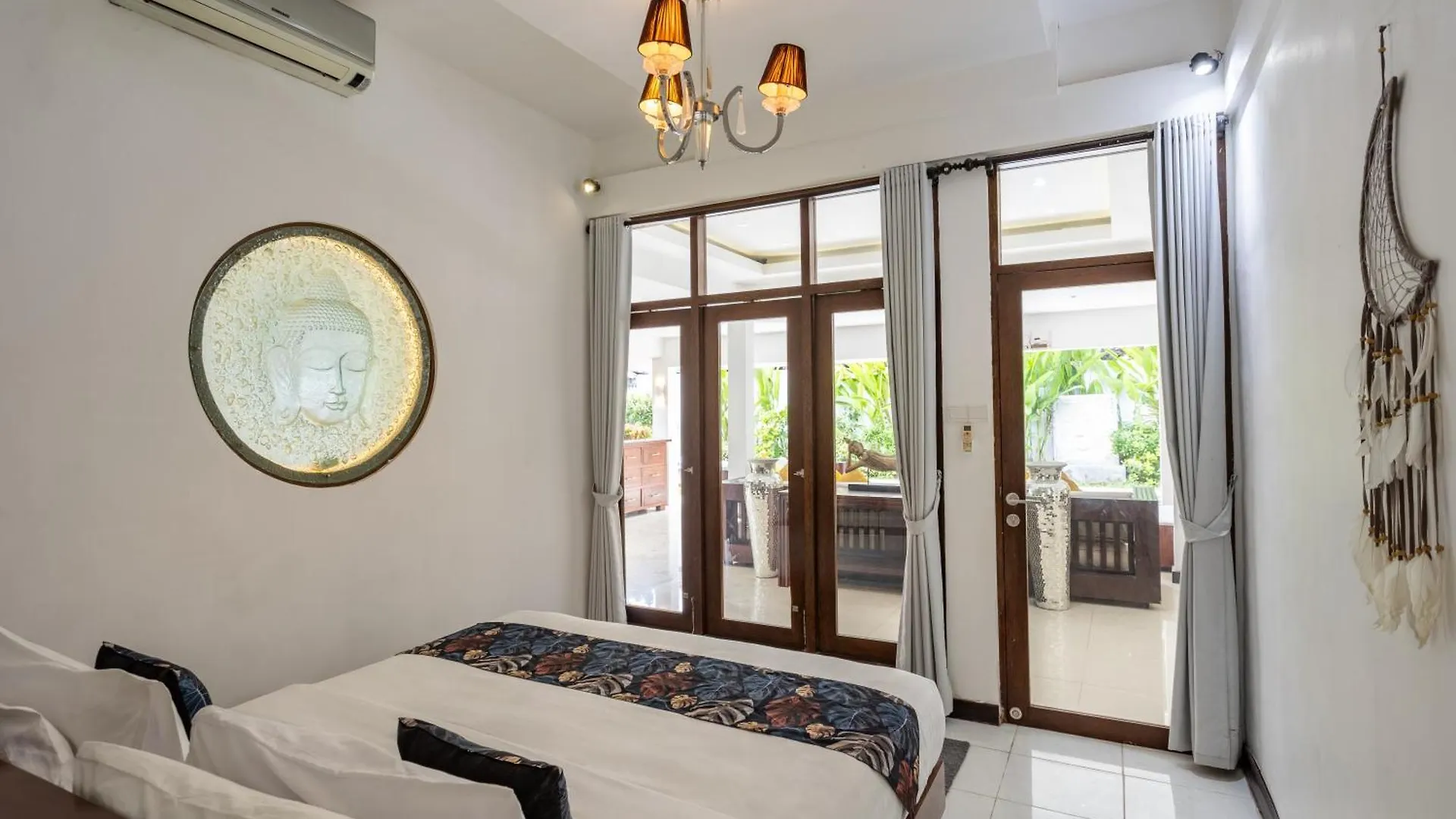 3 Bedroom Villa In D' Centre Seminyak