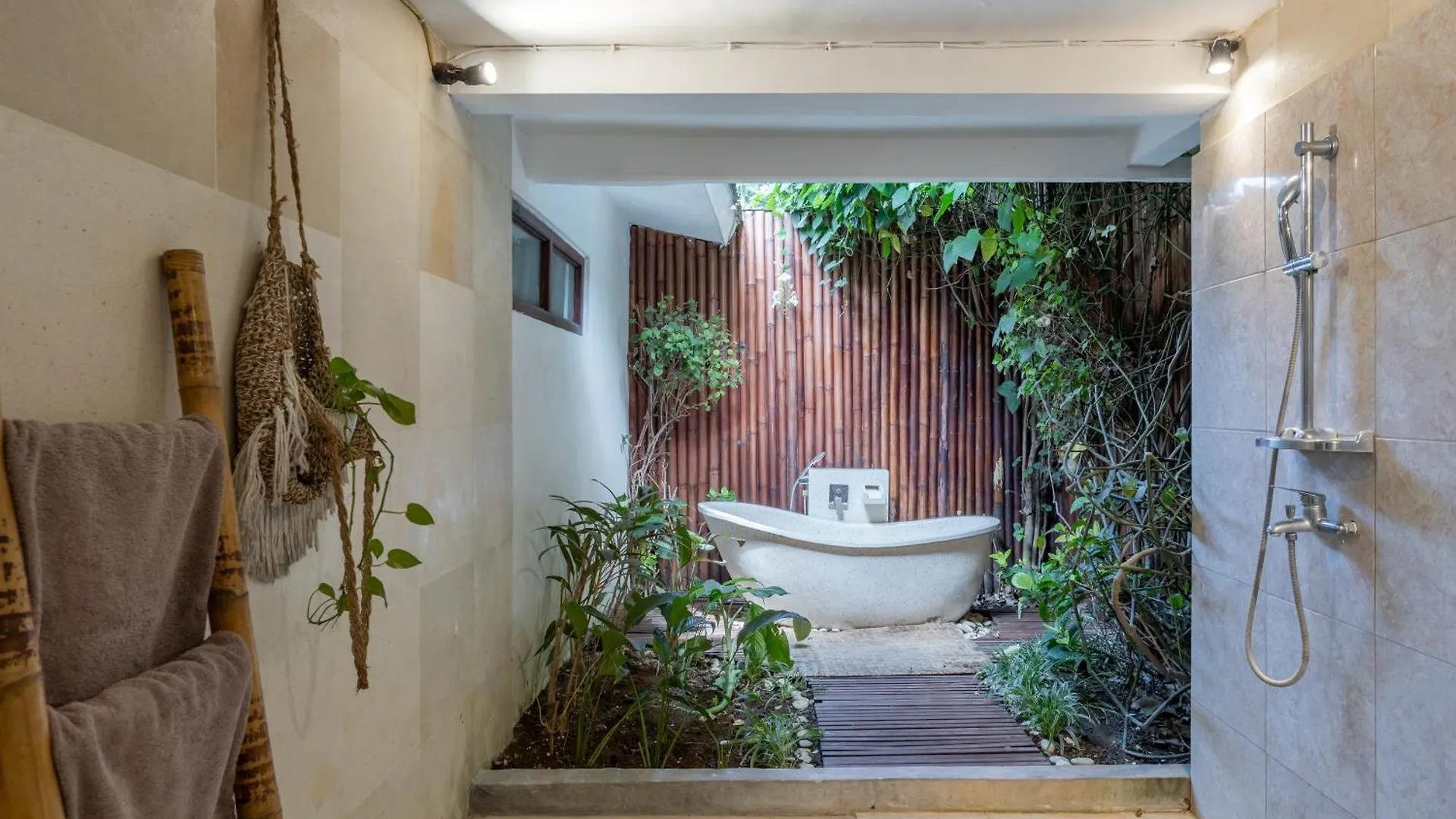 3 Bedroom Villa In D' Centre Seminyak